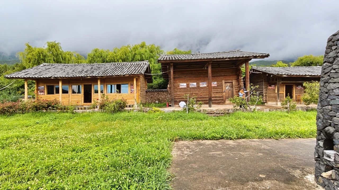 玉水寨集團(tuán)黨員活動(dòng)日——走進(jìn)美魯納西村